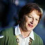 Из-за полета на частном самолете уволена министр экономики